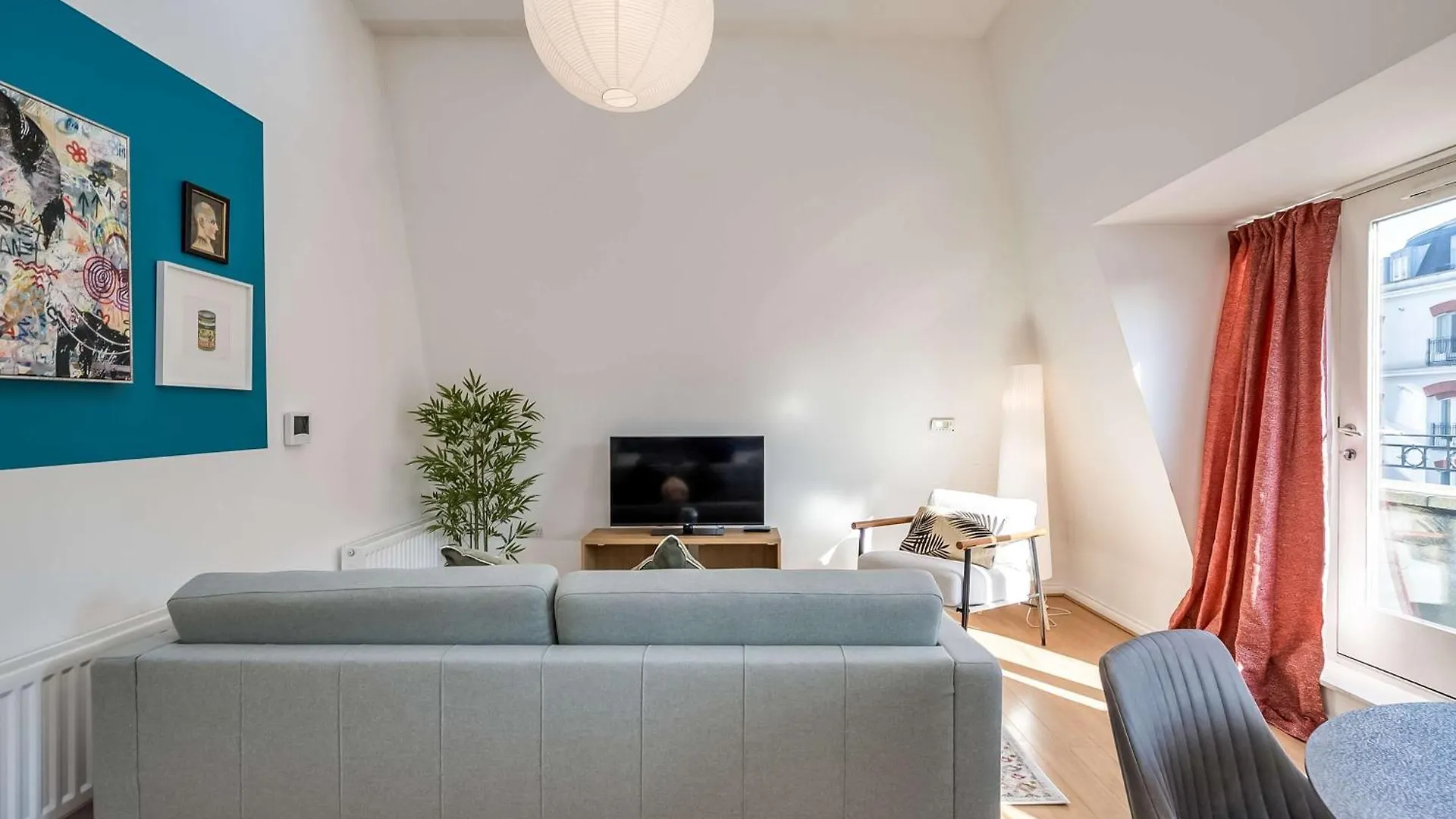 Central Belfast Apartments - The Cathedral Loft
