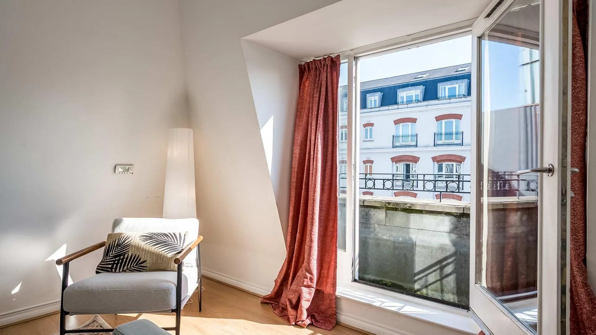 Central Belfast Apartments - The Cathedral Loft